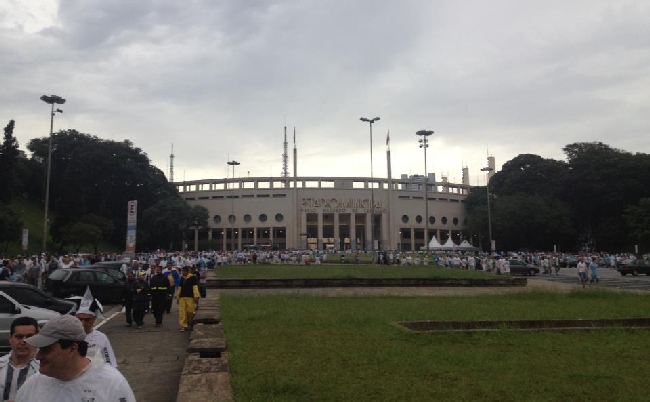 Il piazzale antistadio del Pacaembu di Sao Paulo