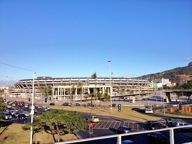 Il Maracanà visto dalla nuova stazione della metropolitana. 